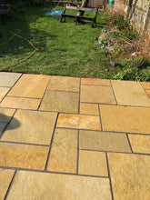 Load image into Gallery viewer, YELLOW LIMESTONE HANDCUT MIX PATIO PACKS